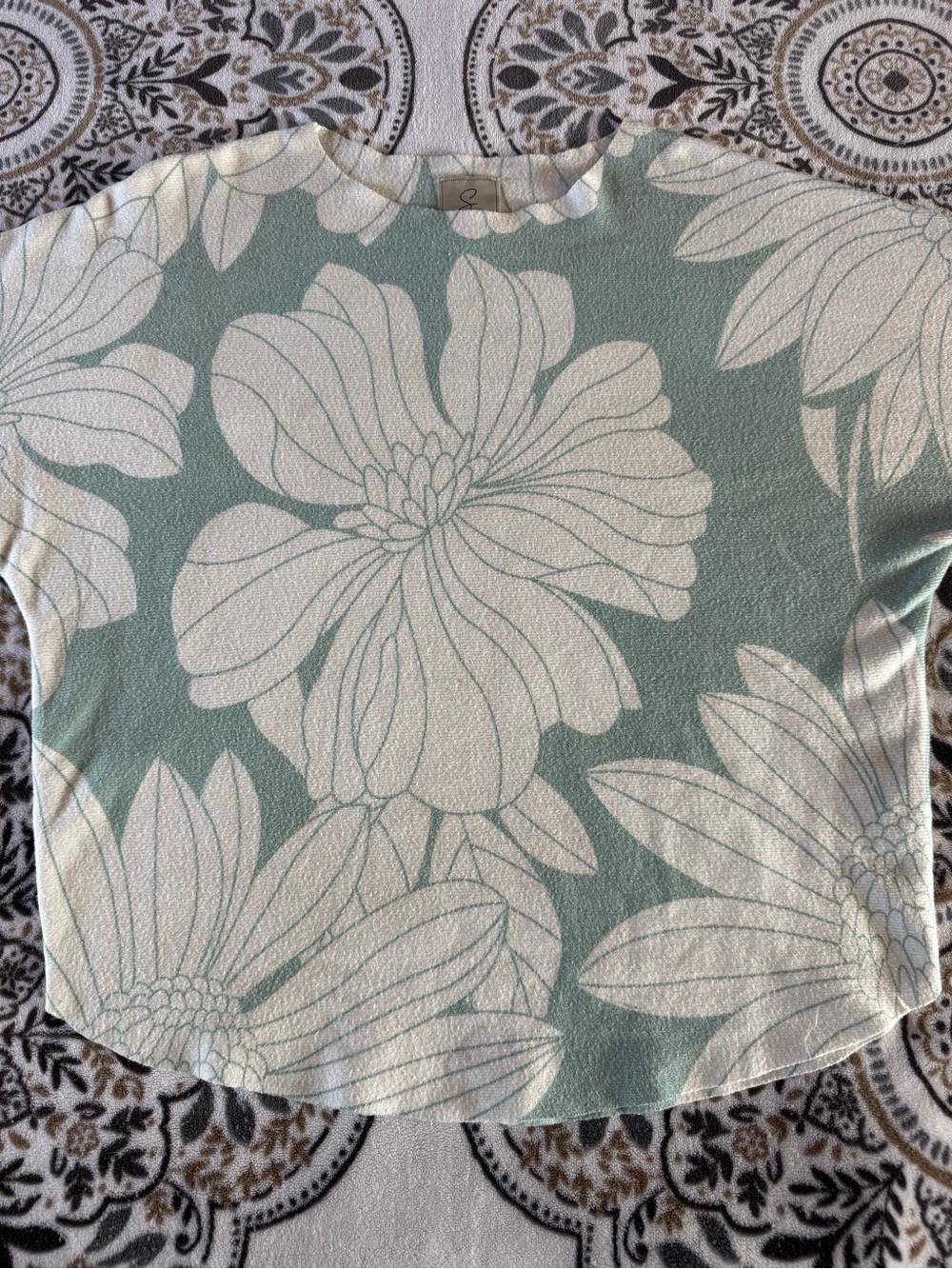 Sioni Large floral  Scoop-Neck Top in Sage and Cream